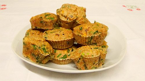 Vegane Muffins herzhaft – mit frischem Bärlauch und Räuchertofu